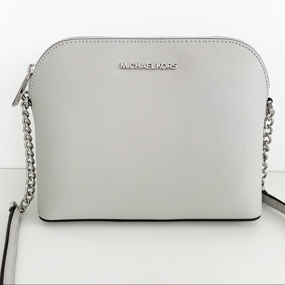 Michael Kors Handbags - ✨ MICHAEL KORS CROSSBODY LARGE CINDY LEATHER